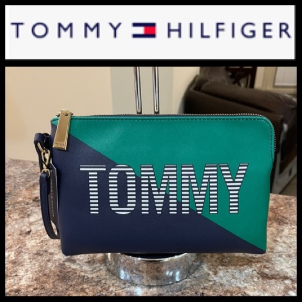 💕sold💕Tommy Hilfiger Clutch/Case